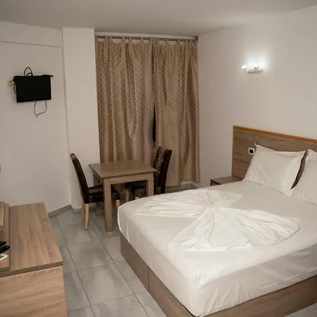 Pernoca * Durrës